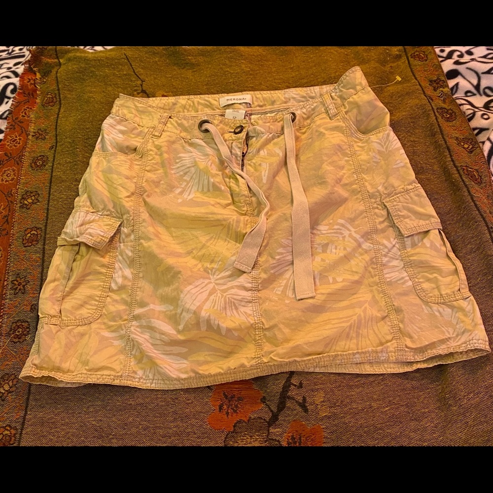 Ladies Skirt (New)